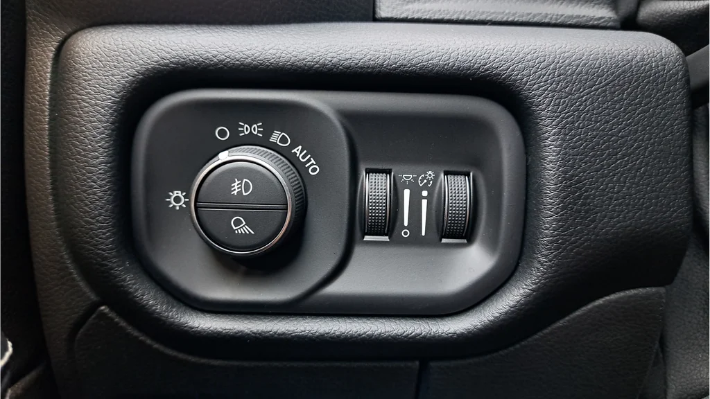 Used 2021 Blue Ram Laramie image 24