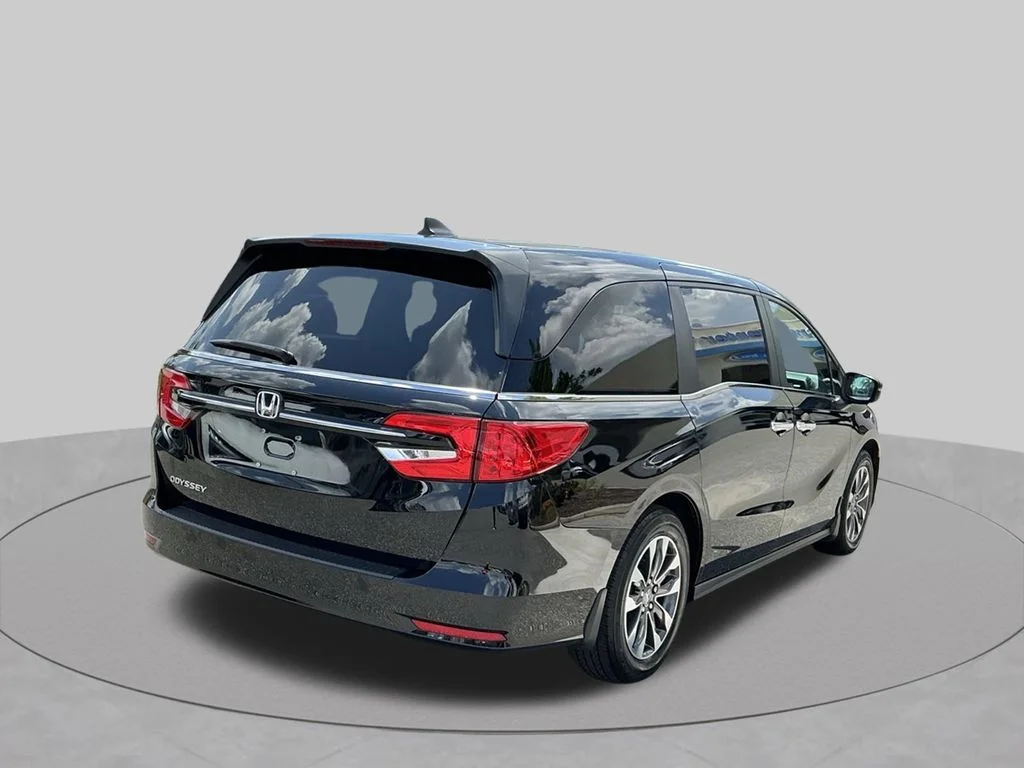Used 2024  Honda EX-L image 9