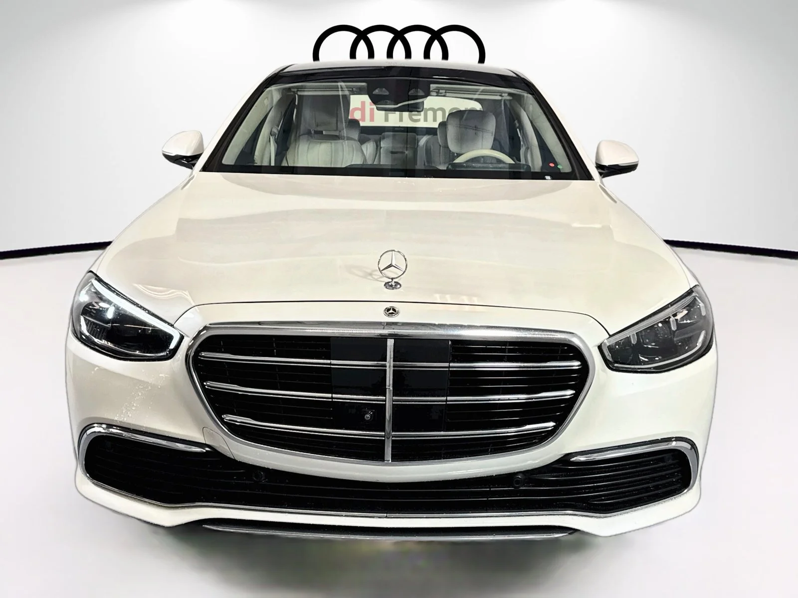 Used 2023 Manufaktur Diamond White Mercedes-Benz S 500 image 2