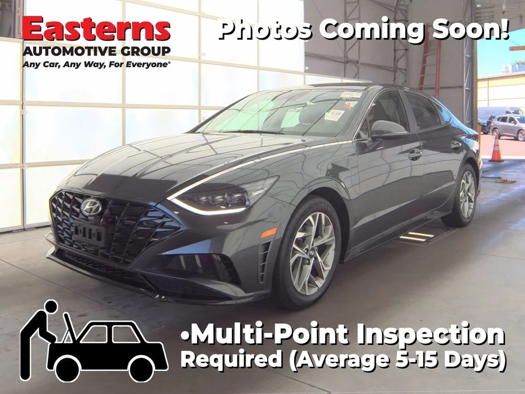 Used 2023 Gray Hyundai SEL image 1