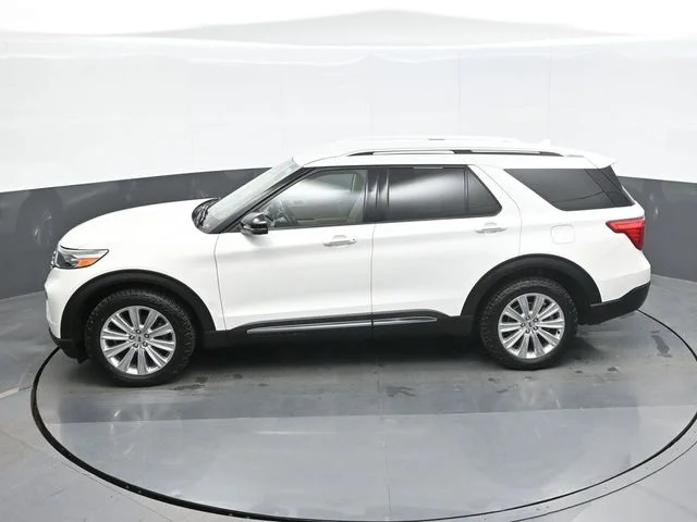 Used 2021 White Ford Limited image 12