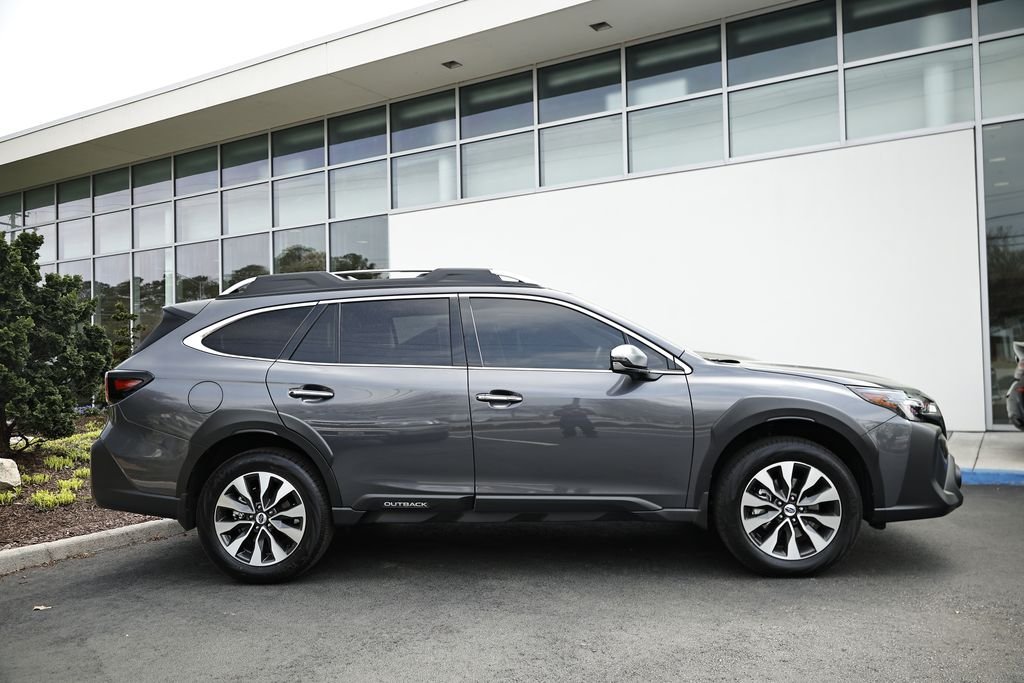 Used 2025 Magnetite Gray Metallic Subaru Touring XT image 4