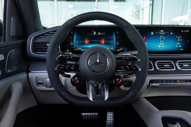 New 2026 MANUFAKTUR Moonlight White Metallic Mercedes-Benz AMG® GLE 63 S 4MATIC+ SUV image 61