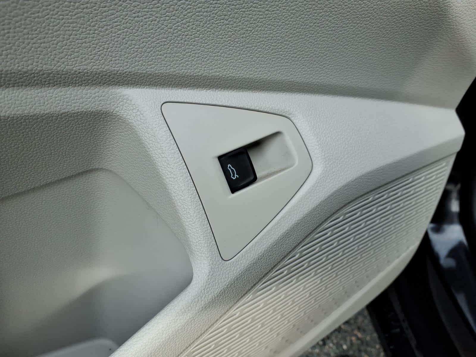 Certified Used 2025 Deep Black Pearl Volkswagen S image 18