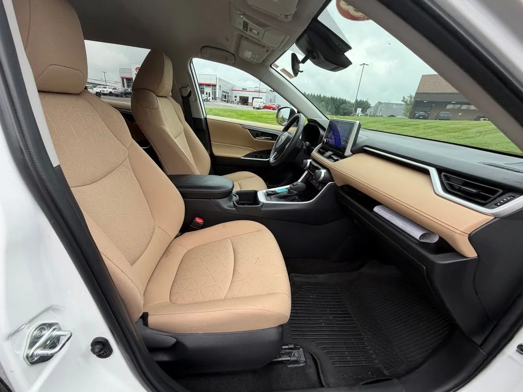 Used 2023 White Toyota XLE image 36