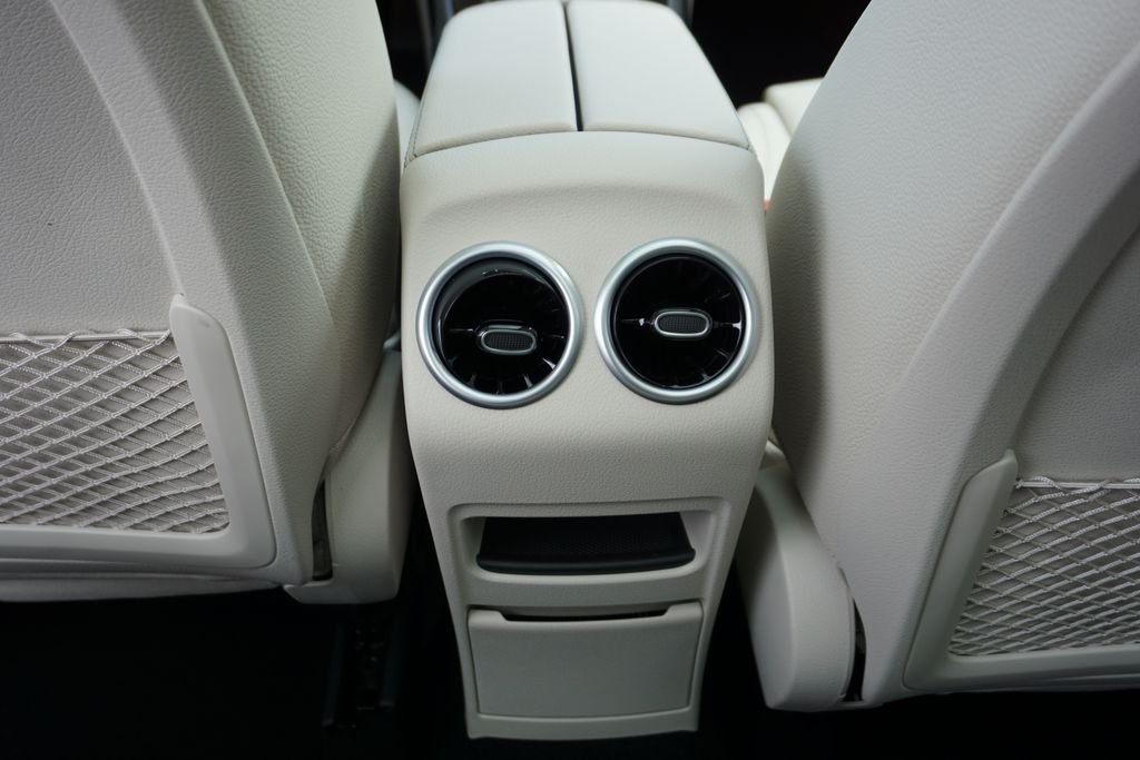 2025 Mercedes-Benz GLB Base - Photo 45