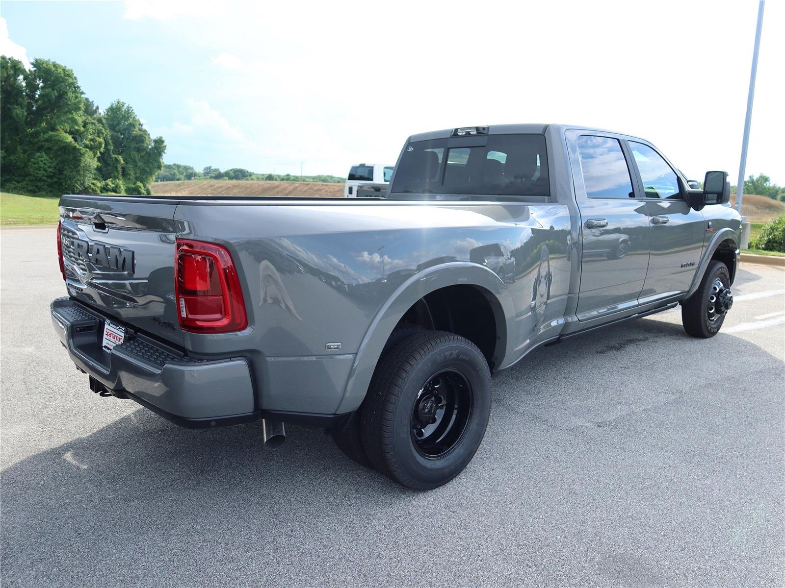 New 2026 Ceramic Gray Clear-Coat Exterior Paint RAM Limited image 7