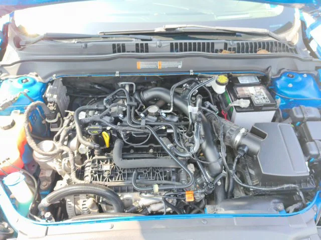Used 2019 Blue Ford SE image 9