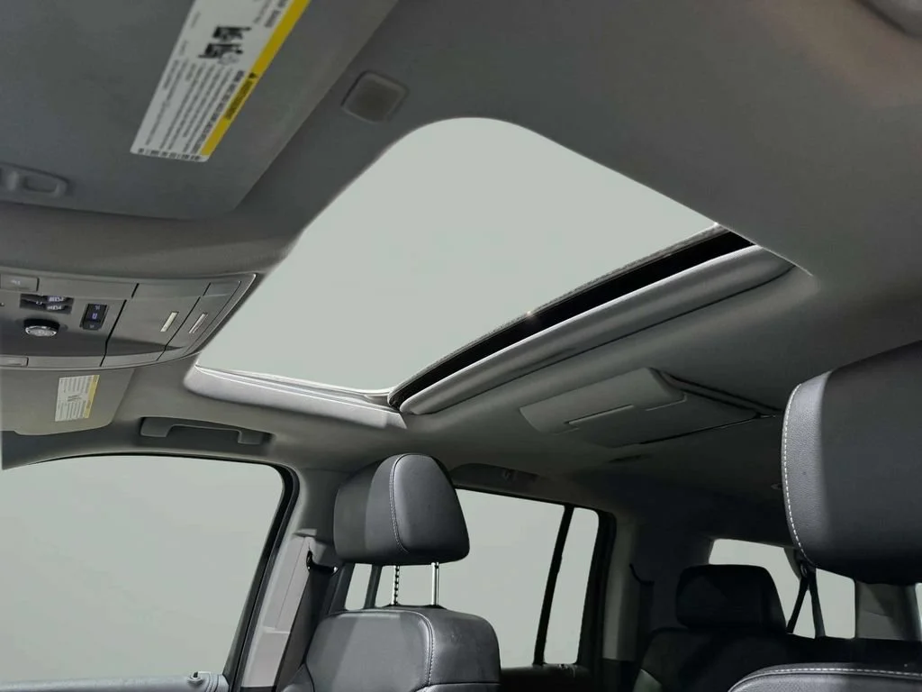 Used 2019 QUICKSILVER METALLIC GMC SLT image 12