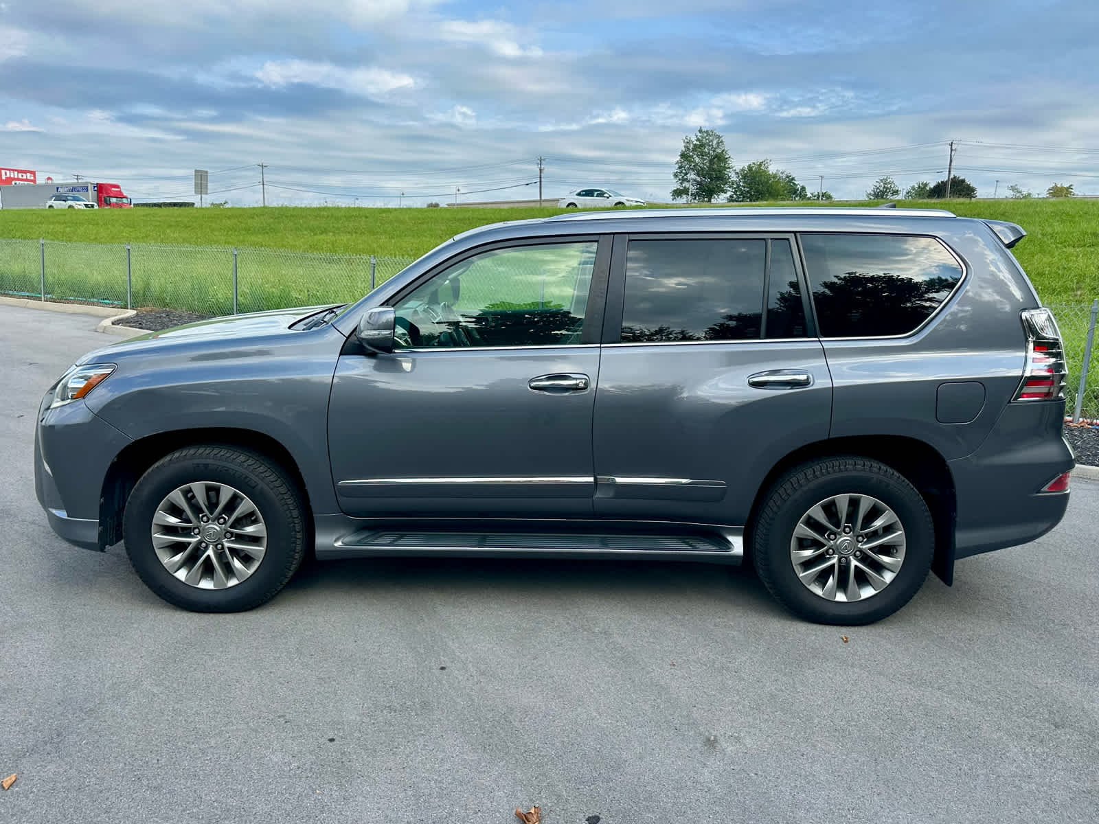 Used 2017 Nebula Gray Pearl Lexus Luxury image 8