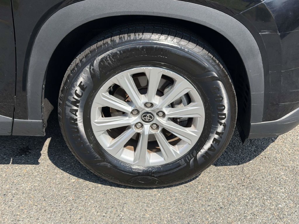 Used 2025 Black Toyota XLE image 25