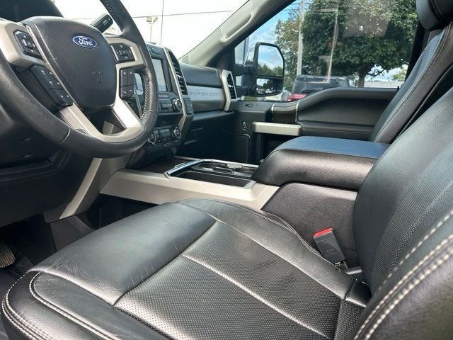 Used 2020 Black Metallic Ford Lariat image 21