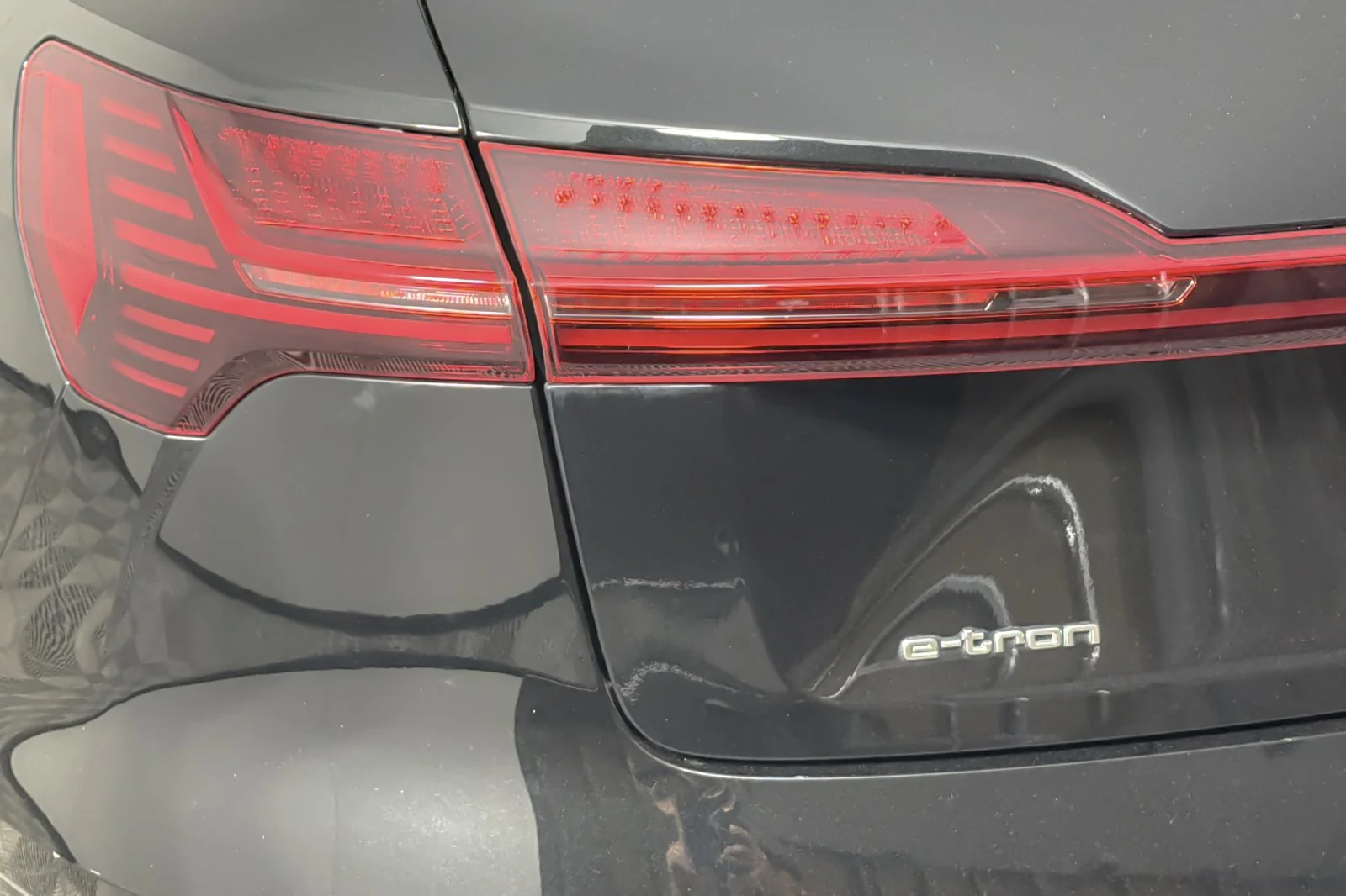 Used 2021 Mythos Black Metallic Audi Premium Plus quattro image 27