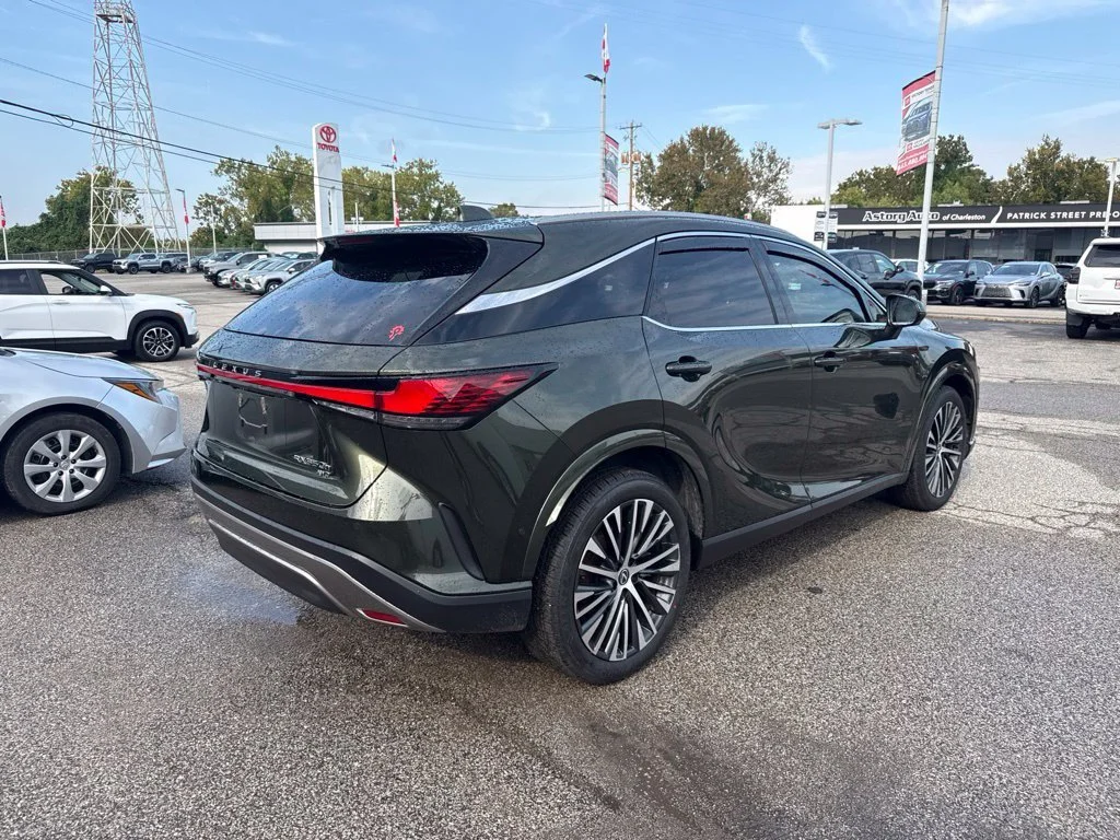 Used 2025 Green Lexus 350h Premium Plus image 4