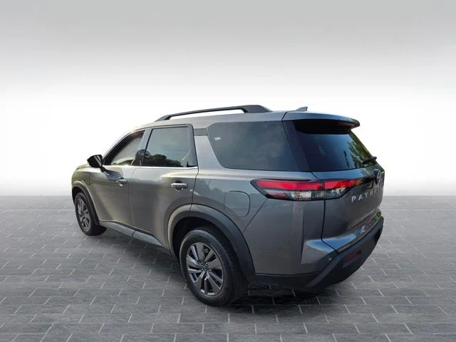 Used 2025 Gray Nissan SV image 5