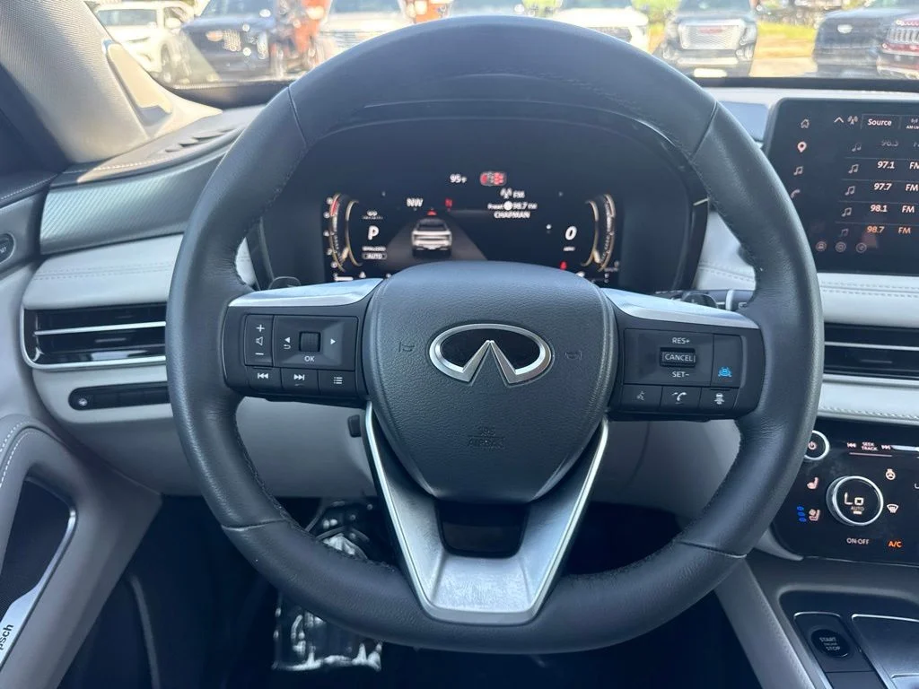 Used 2026 White INFINITI LUXE image 14