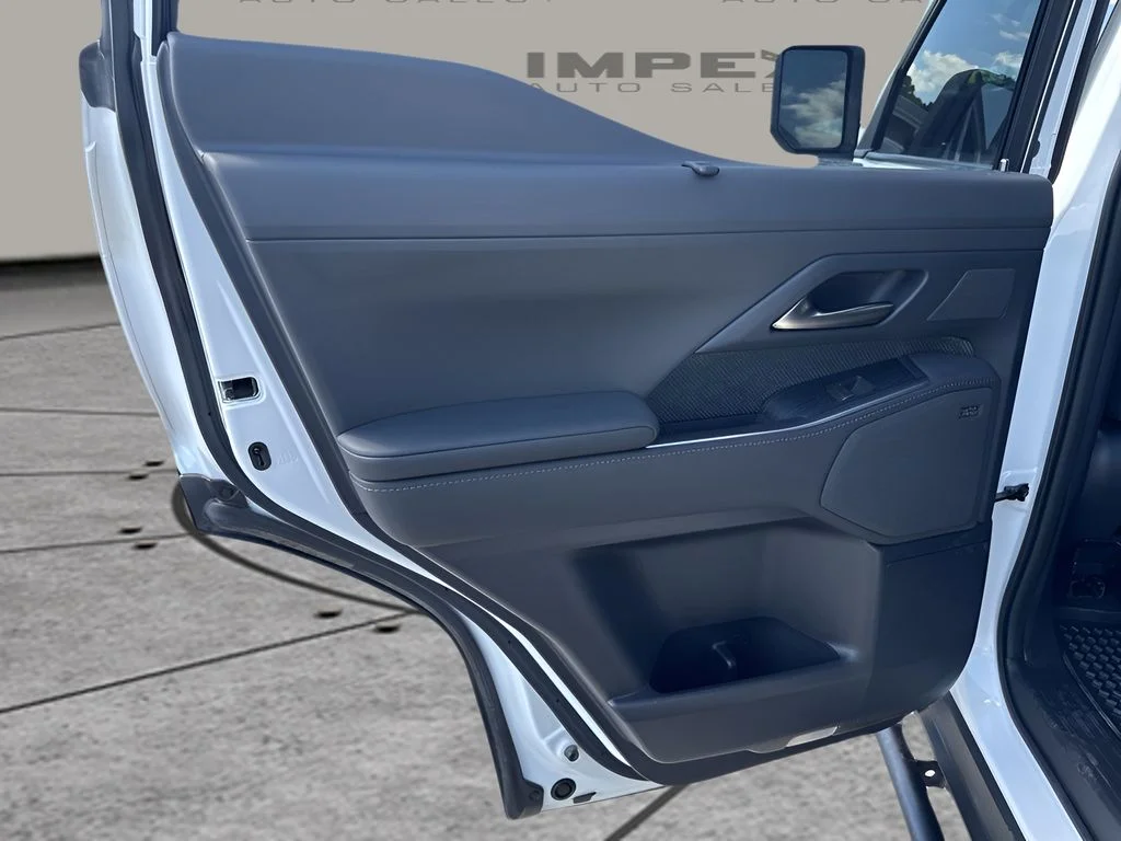 Used 2024  Lexus 550 Overtrail+ image 29