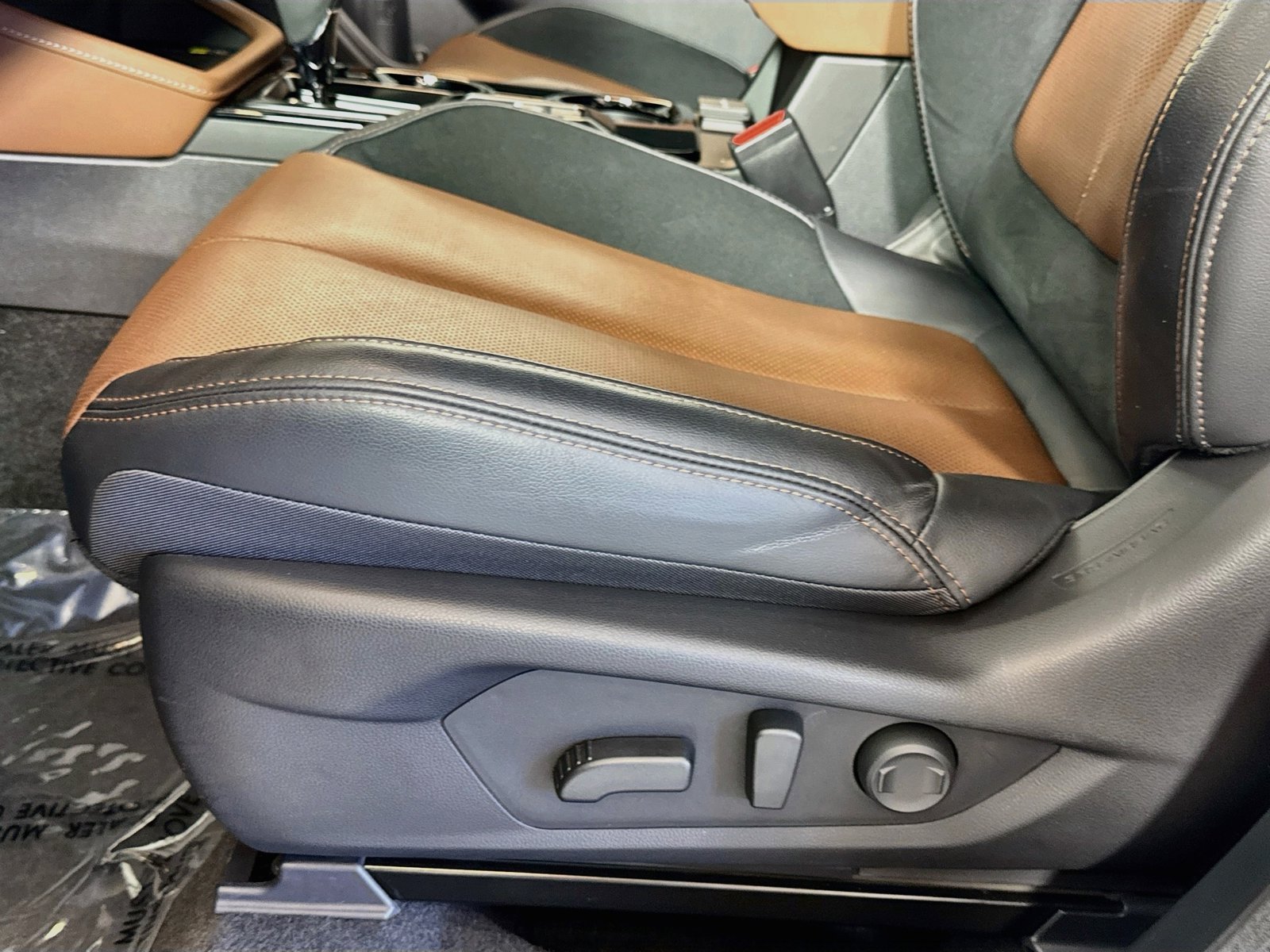 Used 2026 River Rock Pearl Subaru Touring image 18
