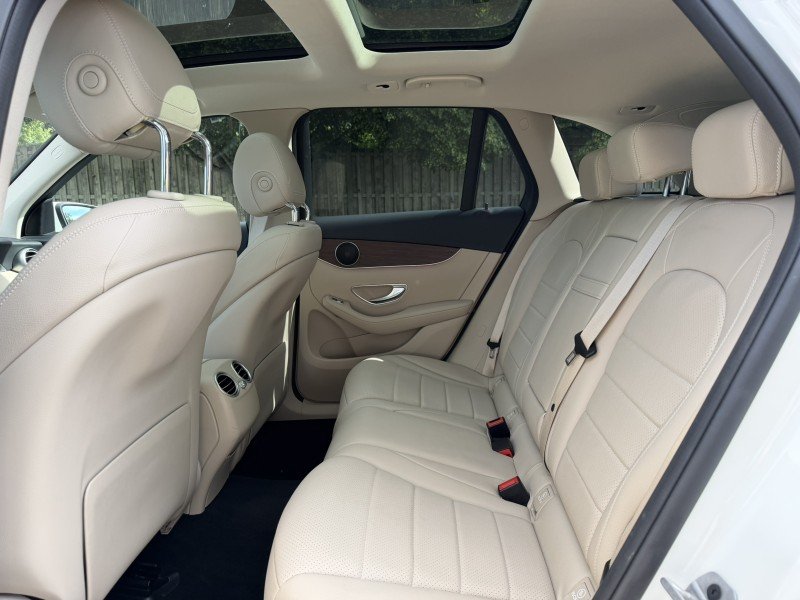 Certified Used 2022  Mercedes-Benz GLC 300 image 20