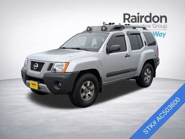 Used 2010 Silver Lightning Metallic Nissan Off-Road image 3