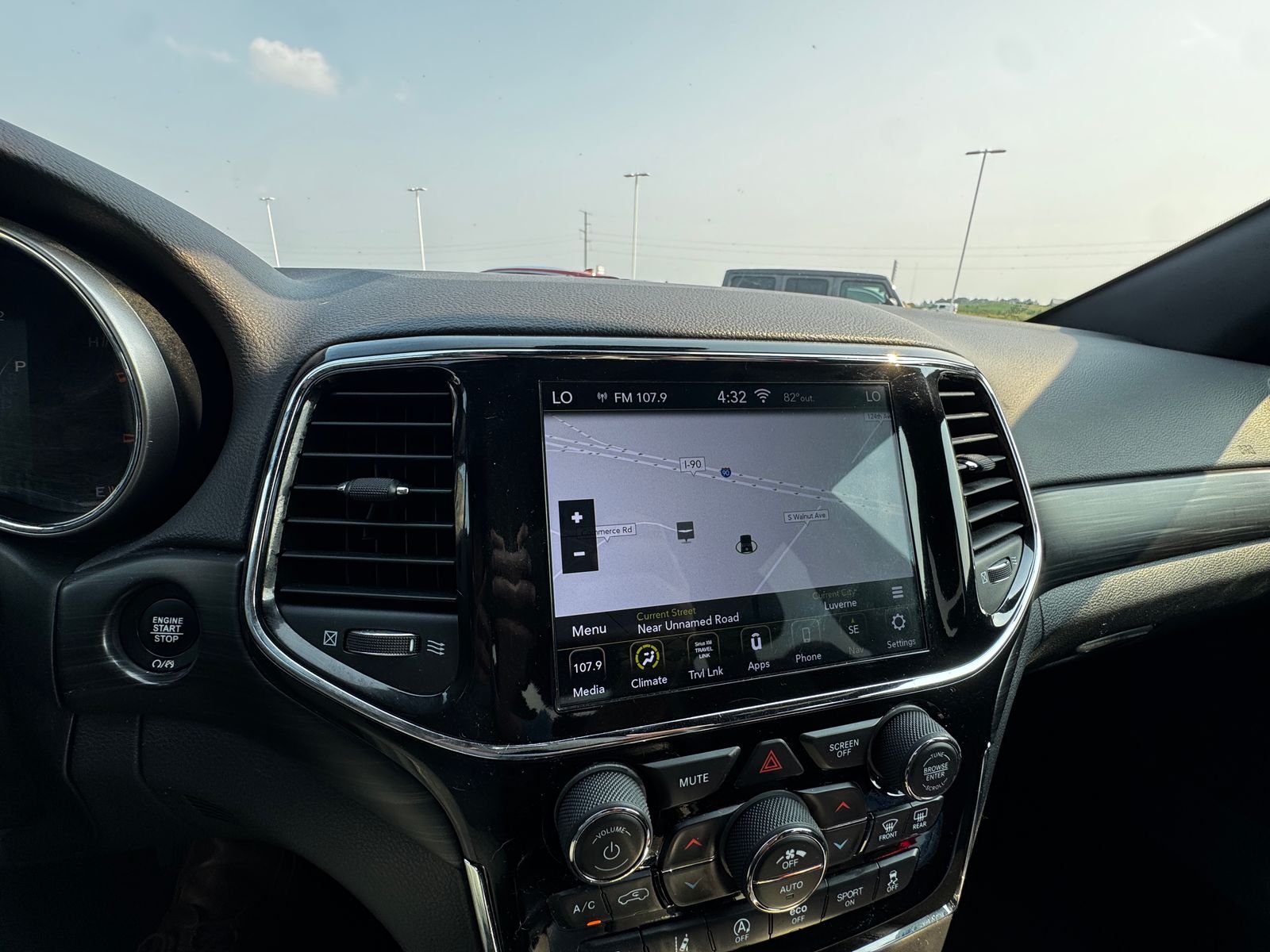 Used 2020 Velvet JEEP Altitude image 21