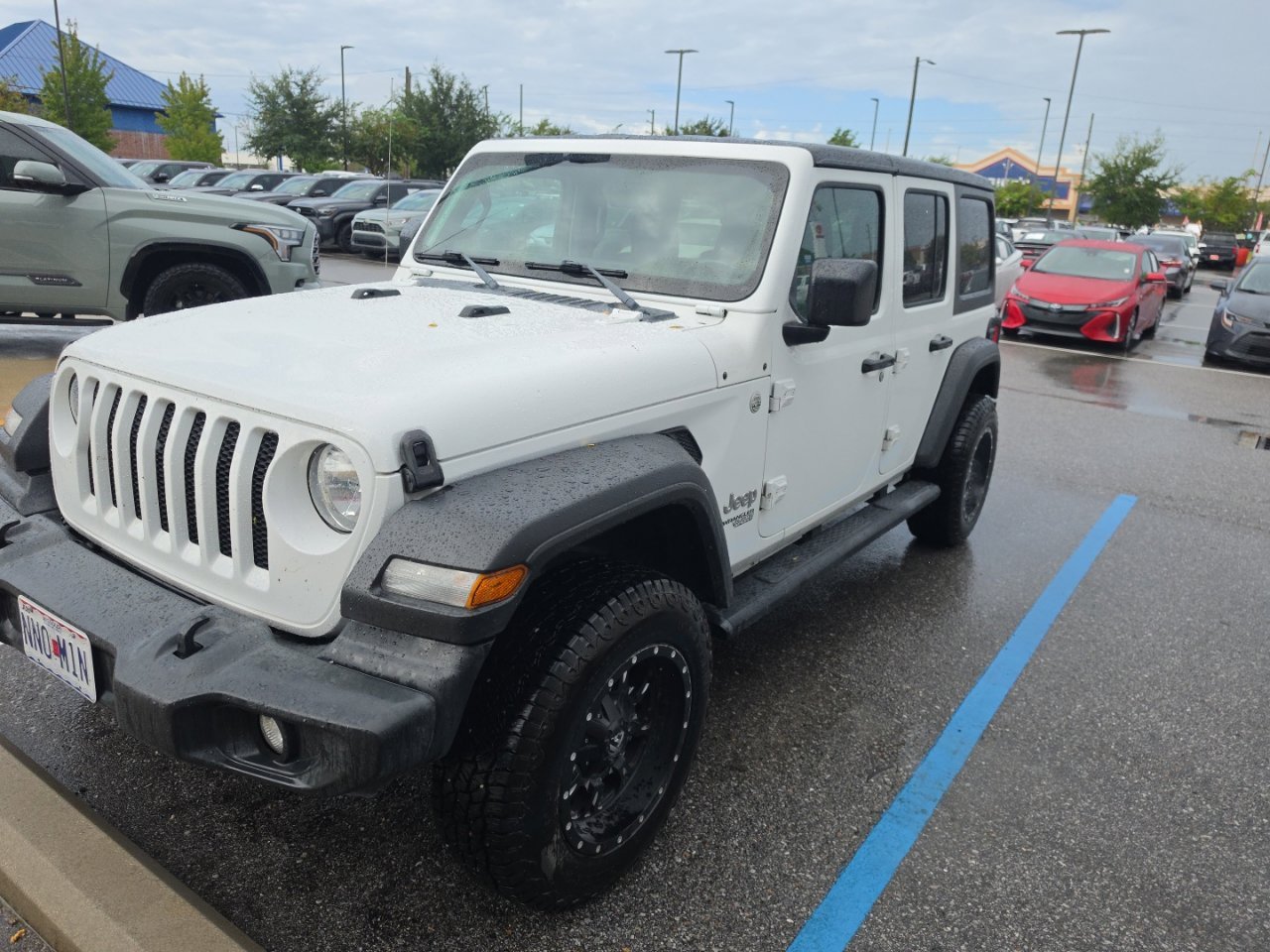 Used 2019 White/off-white Jeep Unlimited Sport S image 1