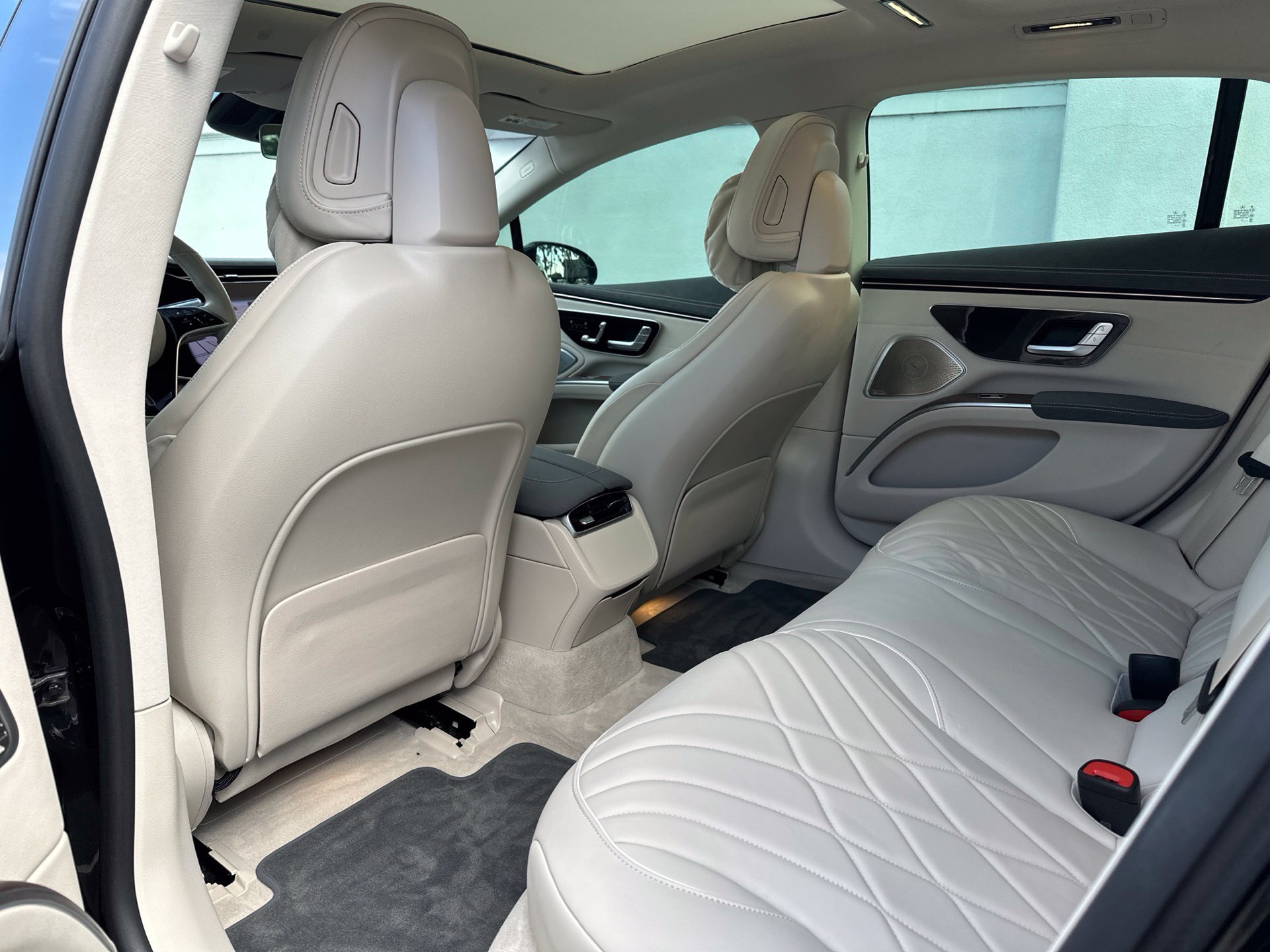 Used 2022 Black Mercedes-Benz 580 image 10