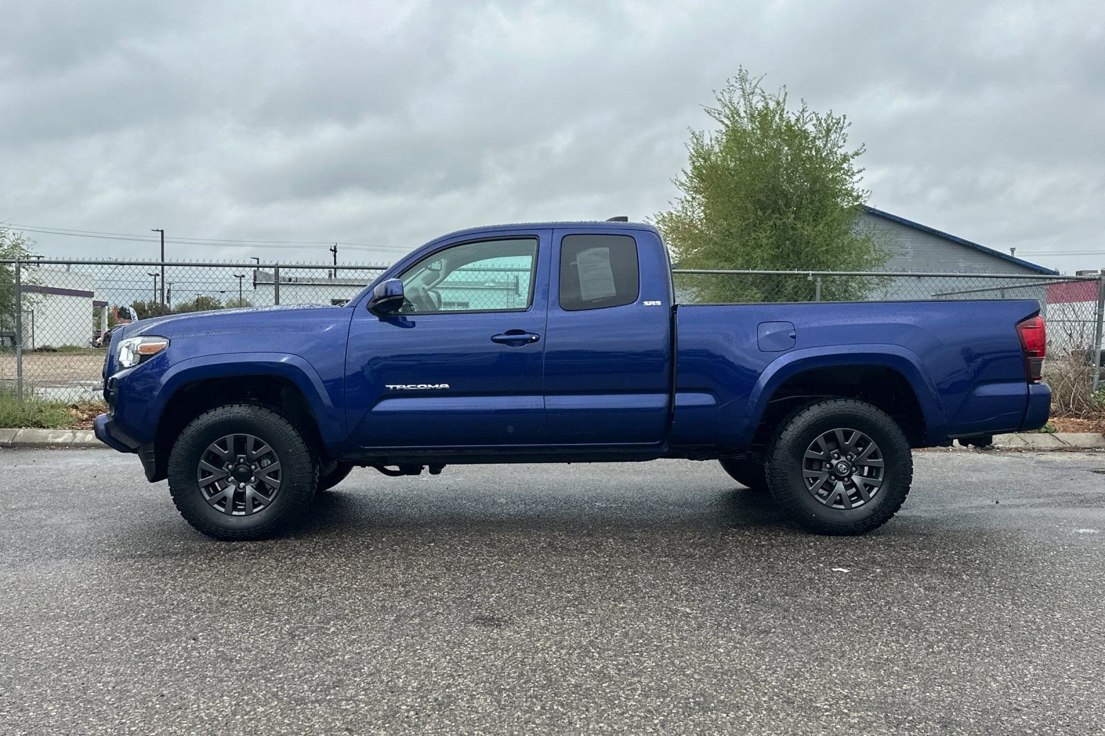 Used 2022 Blue Toyota SR5 image 7