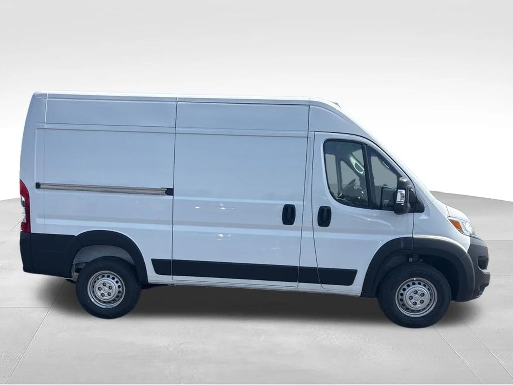 New 2026 Bright White Clear-Coat Exterior Paint RAM Tradesman image 2