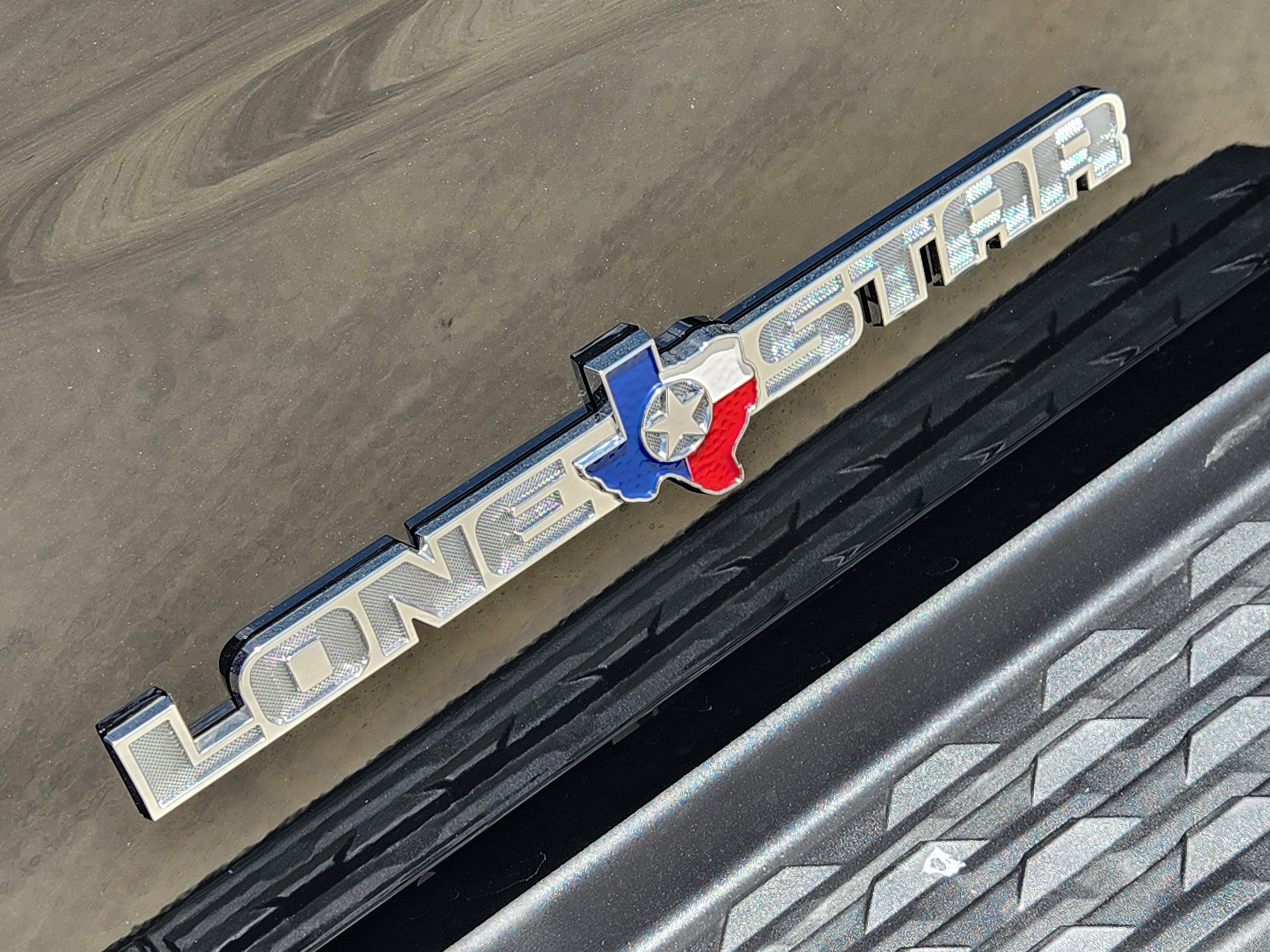 New 2026 Diamond Black Crystal Pearl-Coat Exterior Paint RAM Lone Star image 10