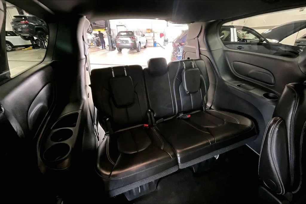Used 2025 Black Chrysler Select image 26
