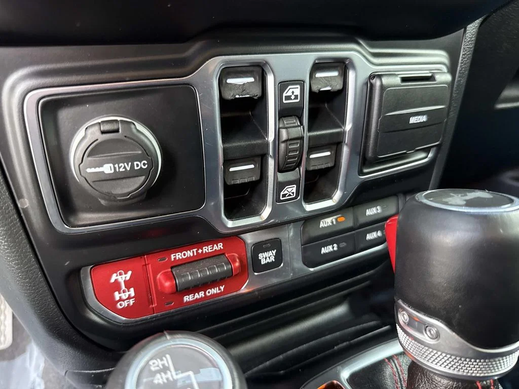 Used 2020 Teal Jeep Unlimited Rubicon image 33