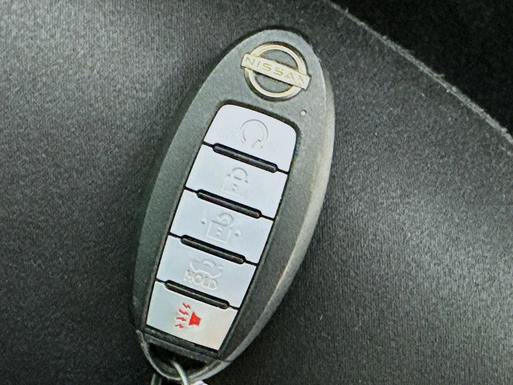 Used 2025 White Nissan 2.5 SV image 34