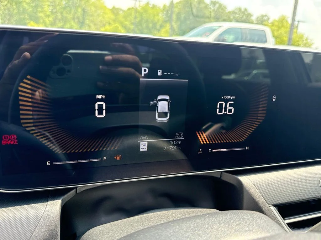 Used 2025 Gray Kia LXS image 17