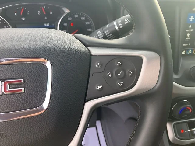 Used 2023 Red GMC SLT image 21