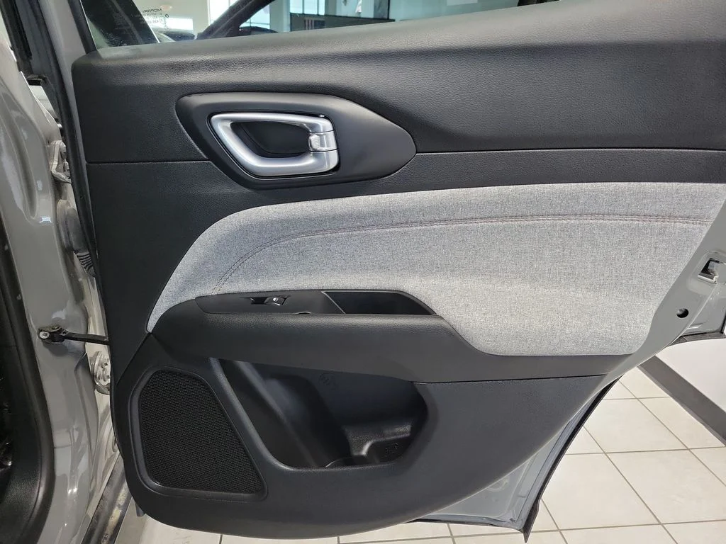 Certified Used 2023 Gray Jeep Latitude Lux image 19