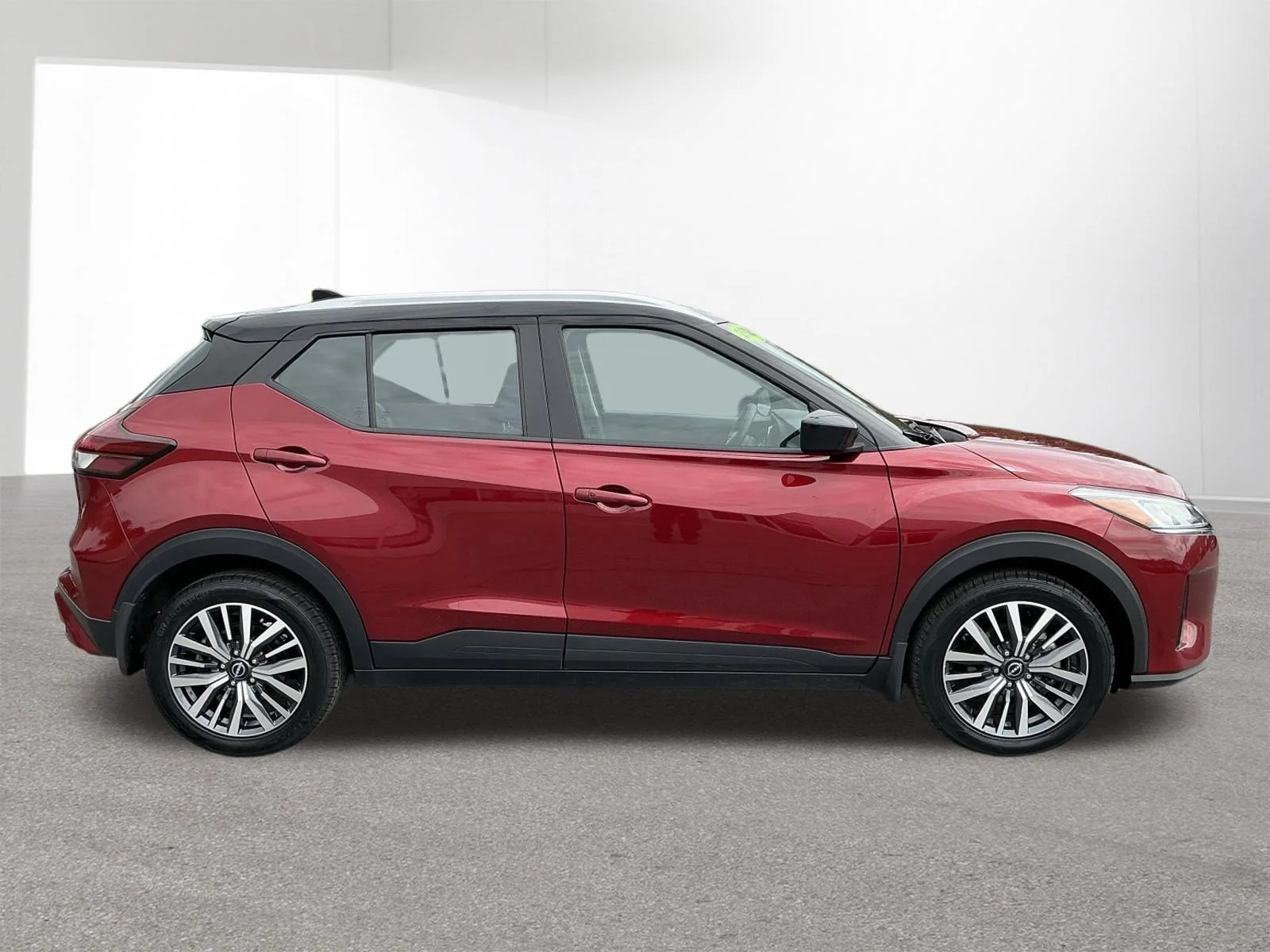 Used 2023 Nissan Kicks SV with VIN 3N1CP5CV4PL527648 for sale in Bartonsville, PA