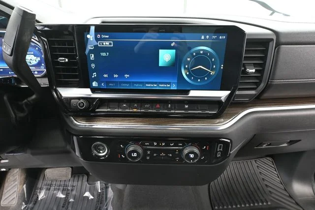 Used 2023 Gray Chevrolet LT image 25
