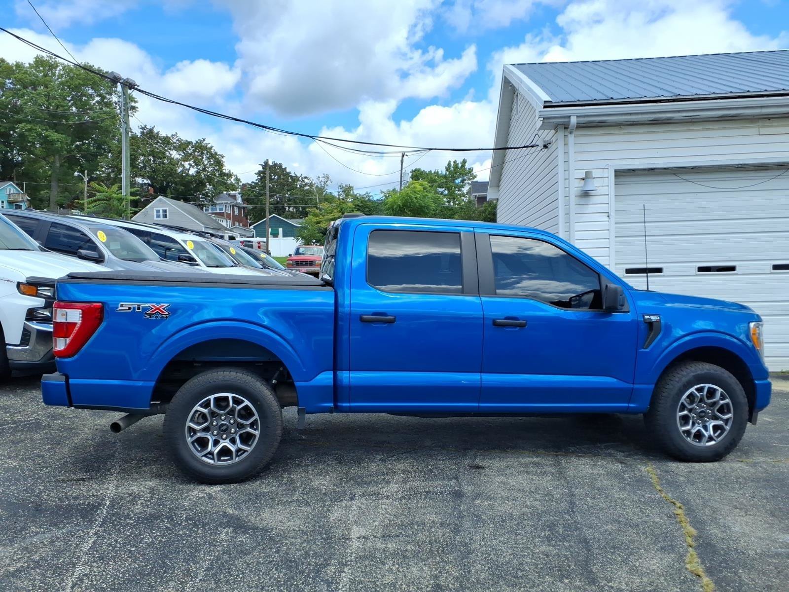 Used 2021 Velocity Blue Metallic Ford XL image 4