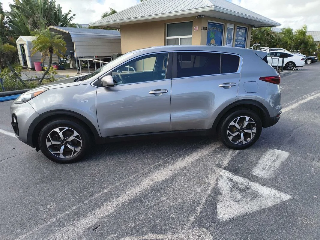 Used 2022  Kia LX image 2