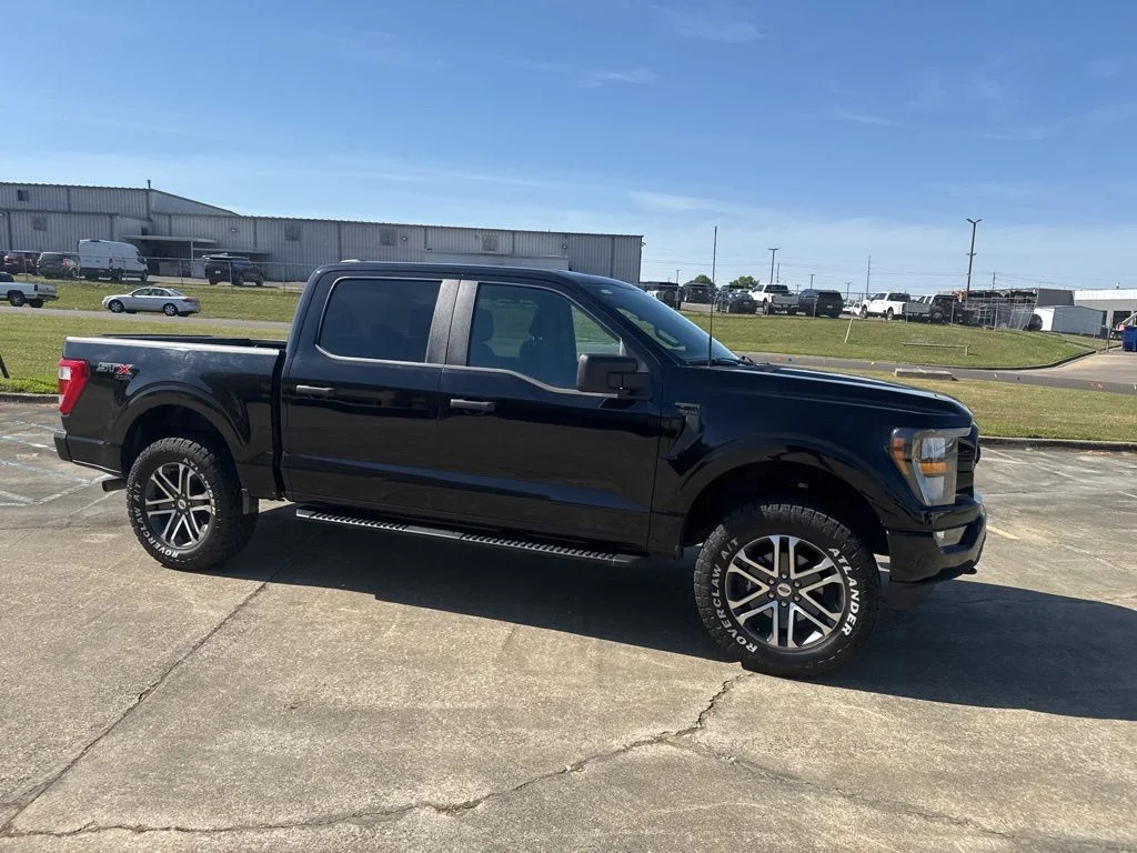 Used 2023 Agate Black Metallic Ford XL image 14