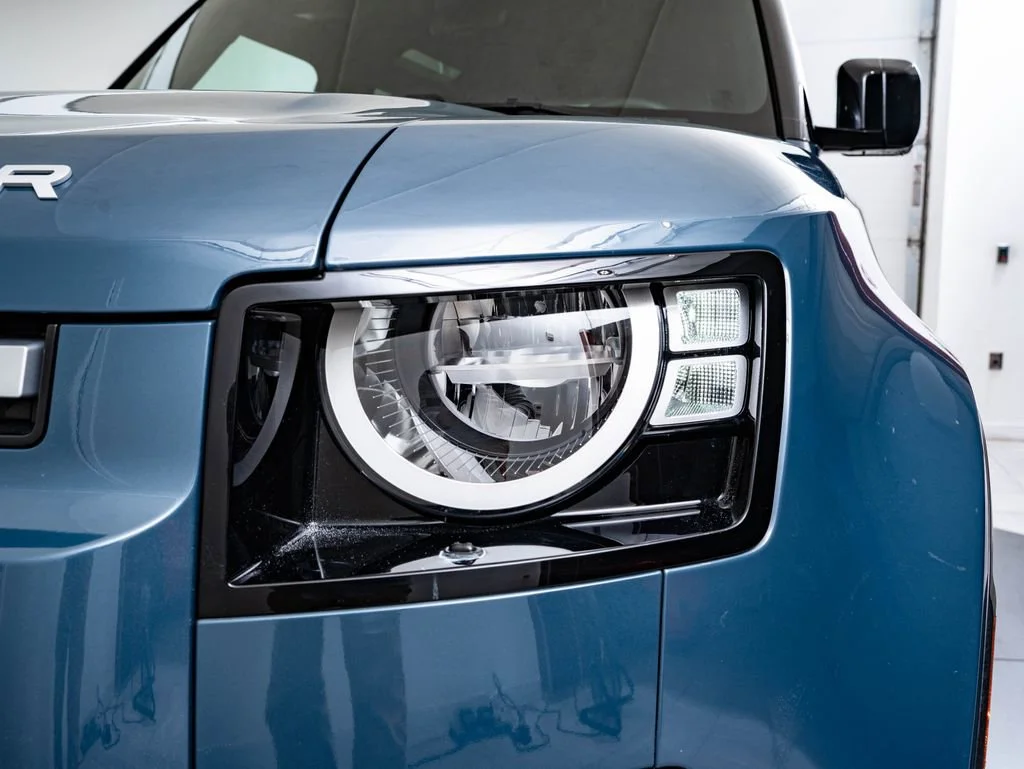 Used 2023 Tasman Blue Metallic Land Rover S image 15