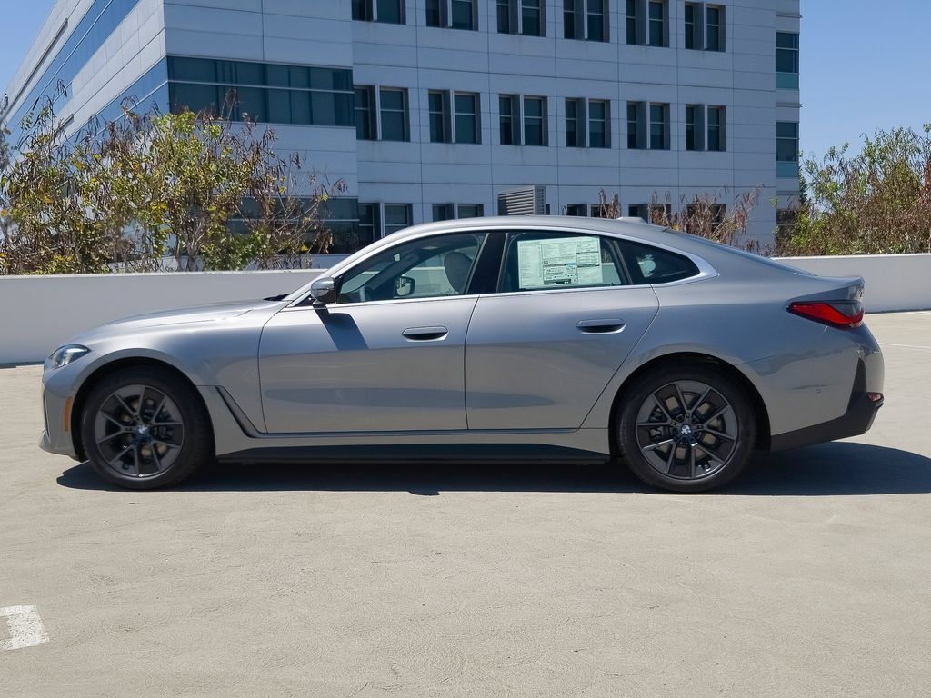 New 2026 Skyscraper Grey Metallic BMW eDrive40 image 8