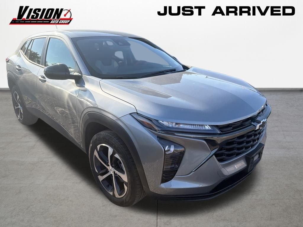 Used 2024 Gray Chevrolet 1RS image 3