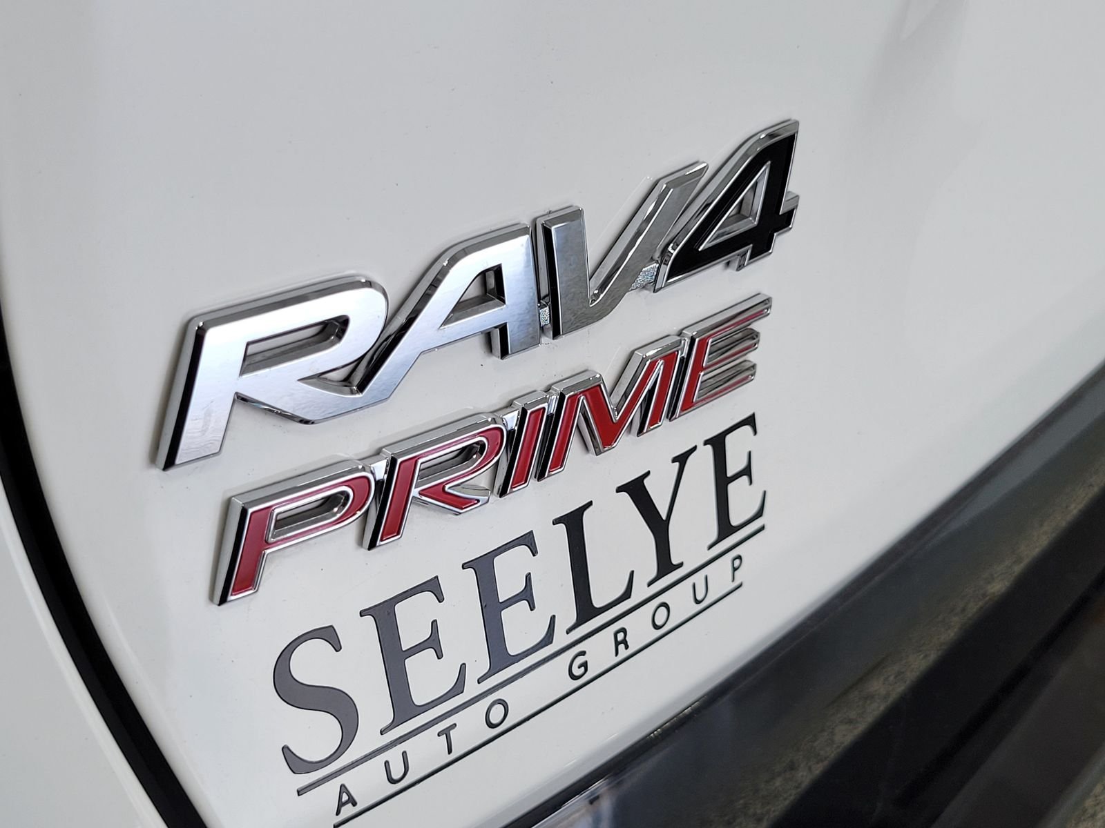 Used 2024 White Toyota SE image 37