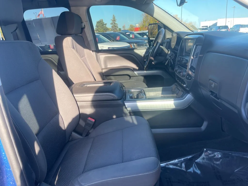 Used 2017 Blue Chevrolet LT image 32