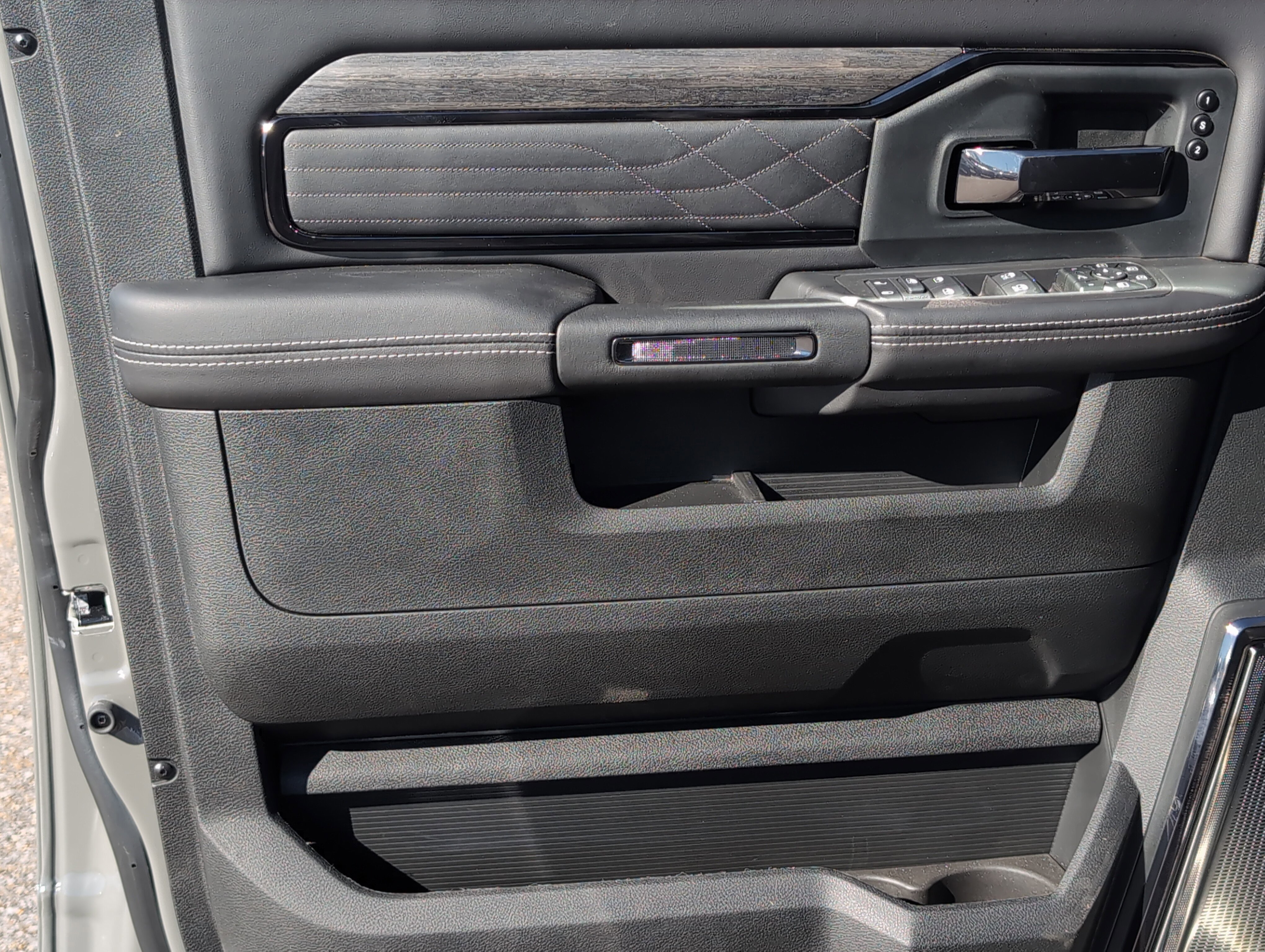 New 2026 Ceramic Gray Clearcoat Ram Limited image 13