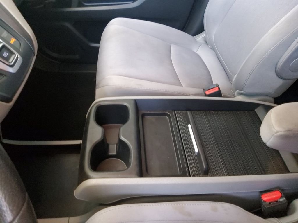 Used 2019  Honda EX image 23