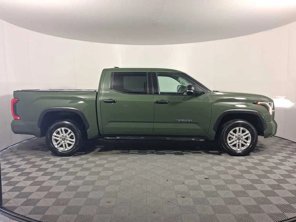 Used 2022 Green Toyota SR5 image 9