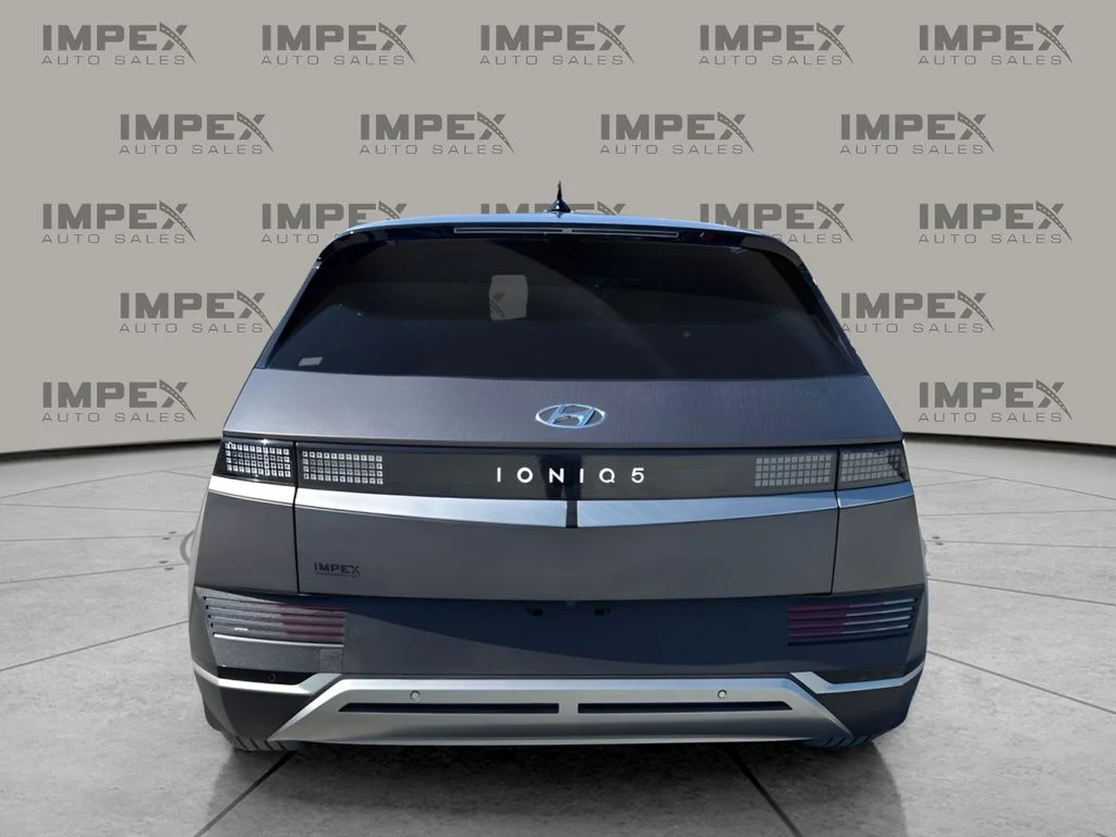 Used 2024 Gray Hyundai SEL image 4